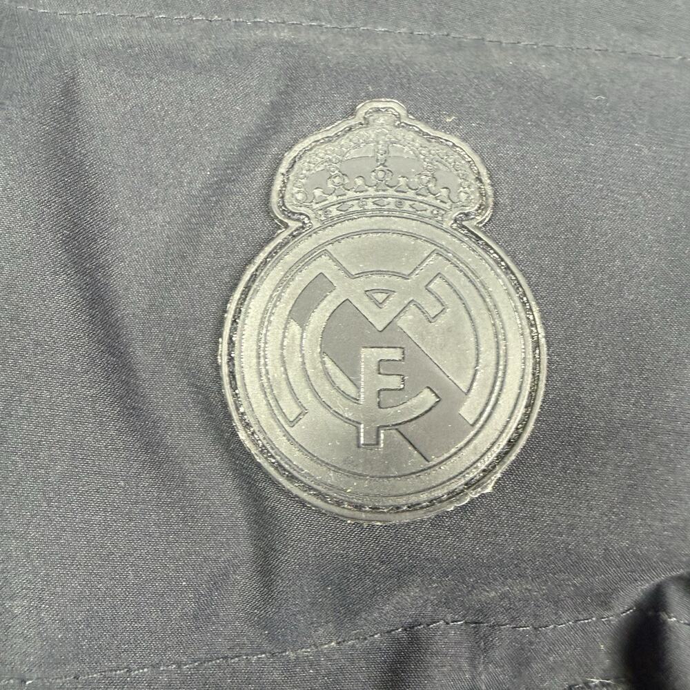 Real Madrid Official Kids Outerwear Long Padded Parka Coat Navy Blue Size 9/10 - Picture 8 of 14